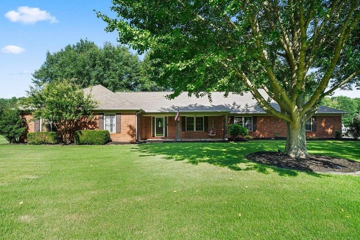 2.65 Acres of Land with Home for Sale in Piperton, Tennessee