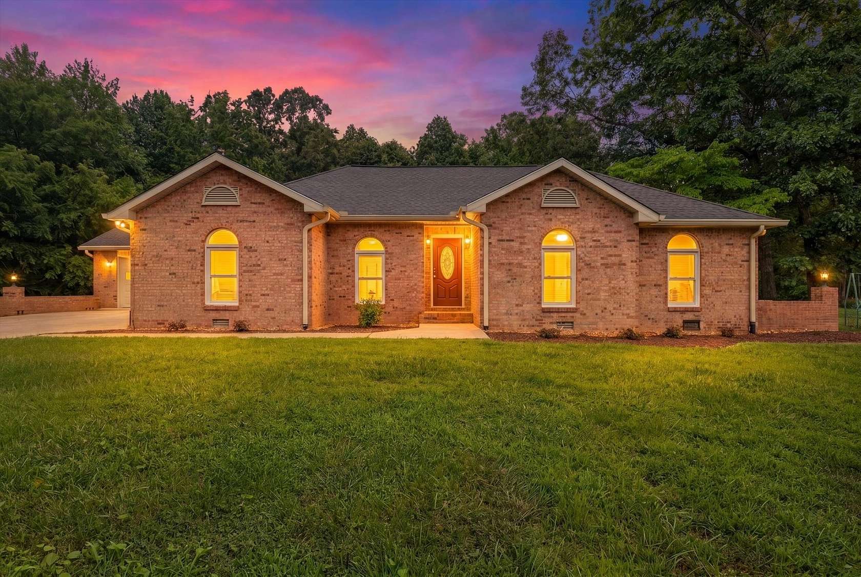 3 Acres of Land with Home for Sale in Chapmansboro, Tennessee