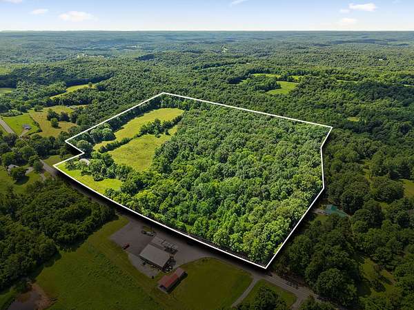 44 Acres of Land for Sale in Charlotte, Tennessee