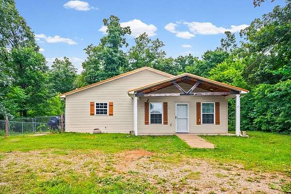 3.25 Acres of Land with Home for Sale in Hopkinsville, Kentucky