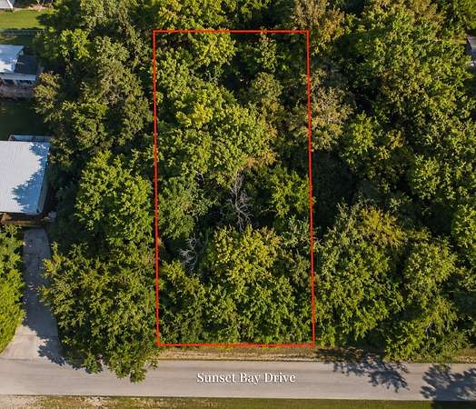0.13 Acres of Residential Land for Sale in Gun Barrel City, Texas