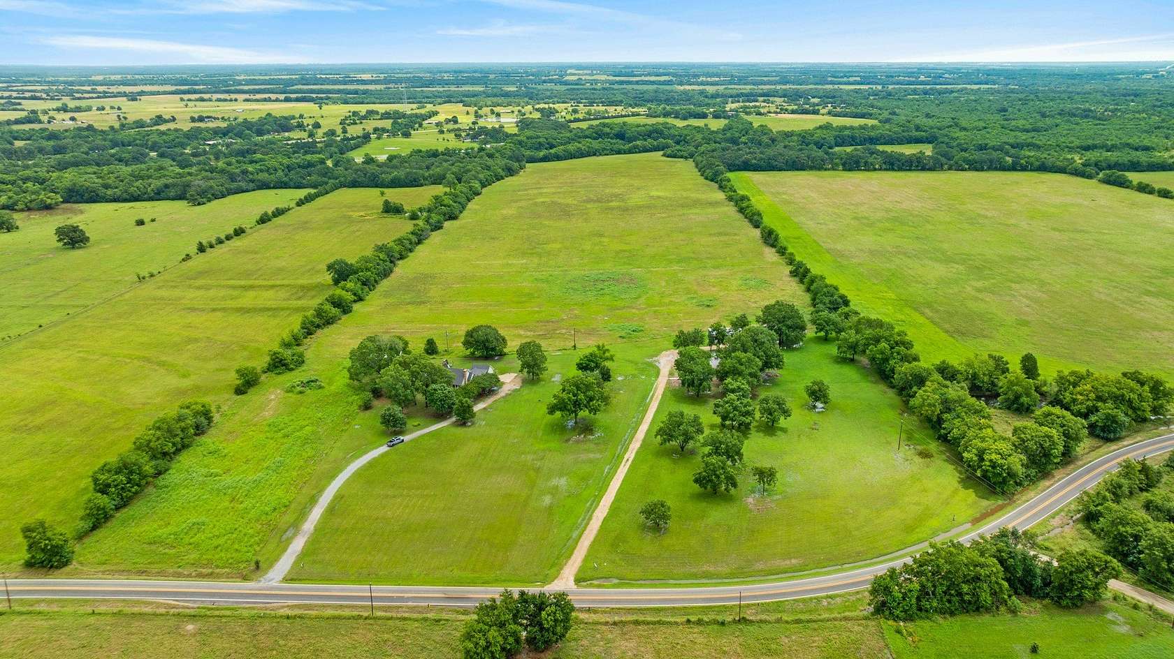 61.8 Acres of Land with Home for Sale in Pattonville, Texas