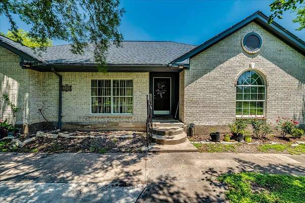 4.5 Acres of Land with Home for Sale in Dale, Texas