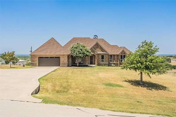 2.53 Acres of Land with Home for Sale in Fort Worth, Texas