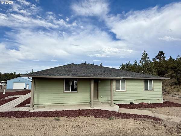 2.58 Acres of Land with Home for Sale in Redmond, Oregon