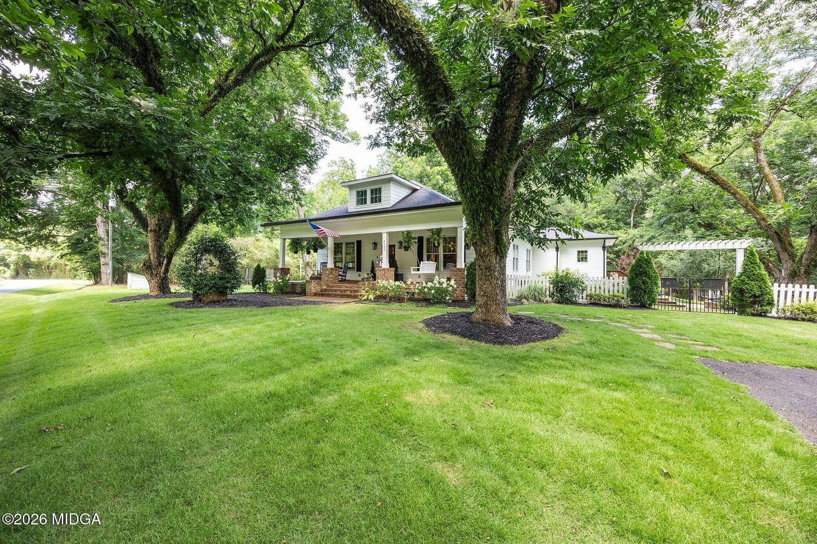 21 Acres of Recreational Land with Home for Sale in Forsyth, Georgia