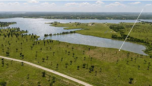 2.36 Acres of Residential Land for Sale in Corsicana, Texas