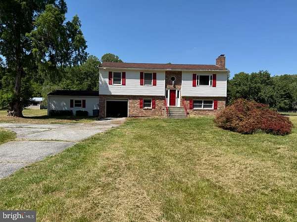 5 Acres of Land with Home for Lease in Upper Marlboro, Maryland