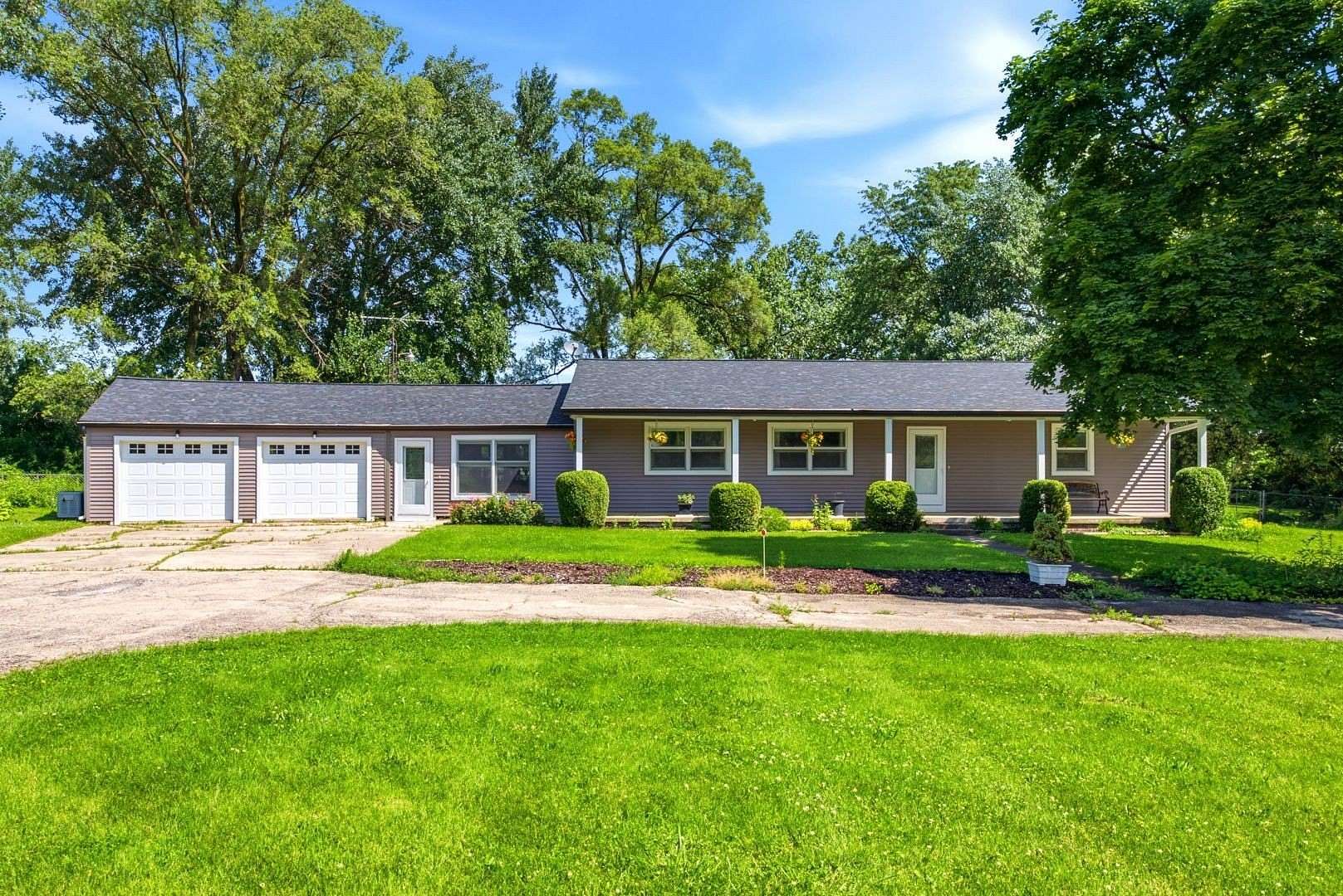 3 Acres of Land with Home for Sale in Oswego, Illinois