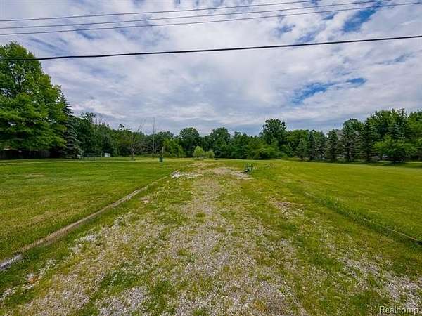 2 Acres of Mixed-Use Land for Sale in Romulus, Michigan