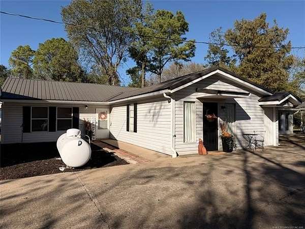 4 Acres of Land with Home for Sale in Muskogee, Oklahoma