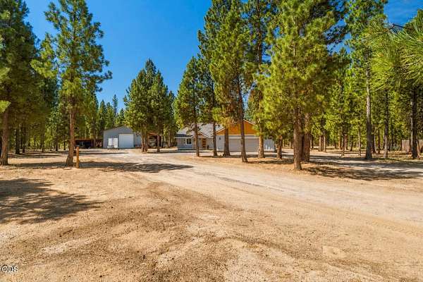 1.75 Acres of Land with Home for Sale in La Pine, Oregon