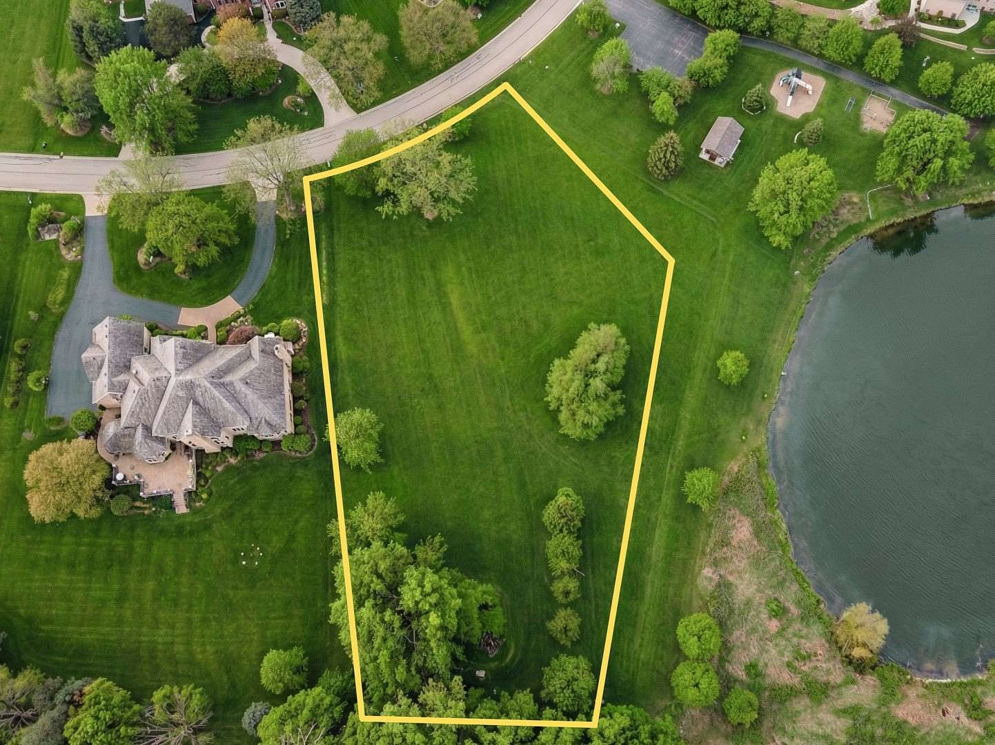 1.49 Acres of Residential Land for Sale in South Barrington, Illinois