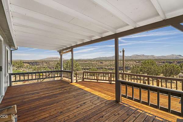 1.82 Acres of Land with Home for Sale in Terrebonne, Oregon