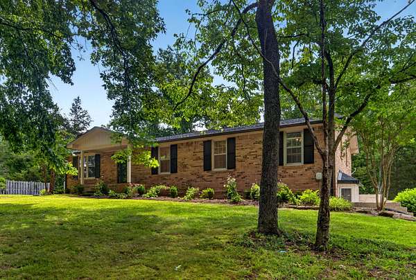2.16 Acres of Land with Home for Auction in Fairview, Tennessee