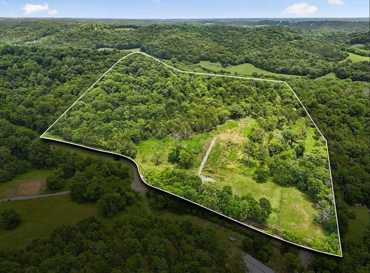 21.6 Acres of Recreational & Residential Land for Sale in Fayetteville, Tennessee