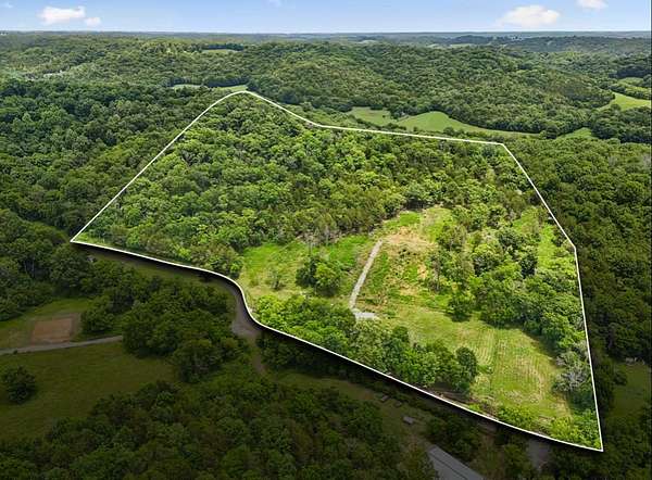 21.6 Acres of Recreational & Residential Land for Sale in Fayetteville, Tennessee