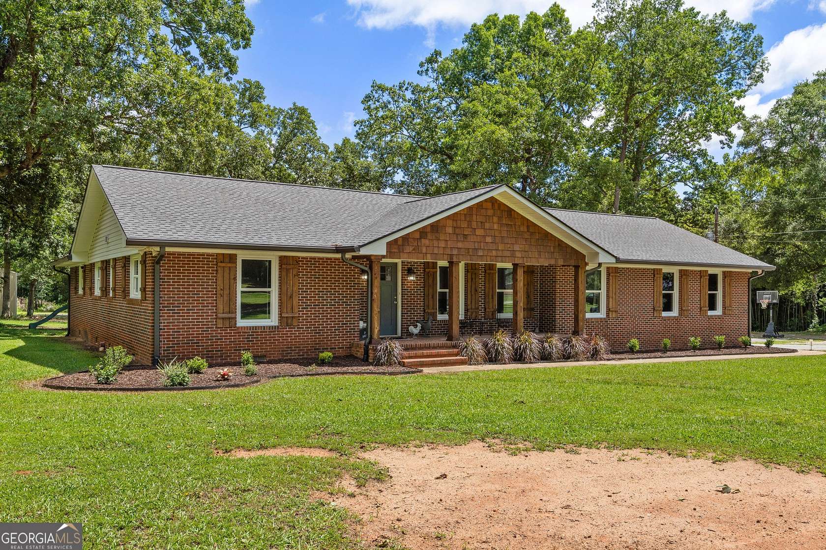 18.4 Acres of Recreational Land with Home for Sale in Luthersville, Georgia