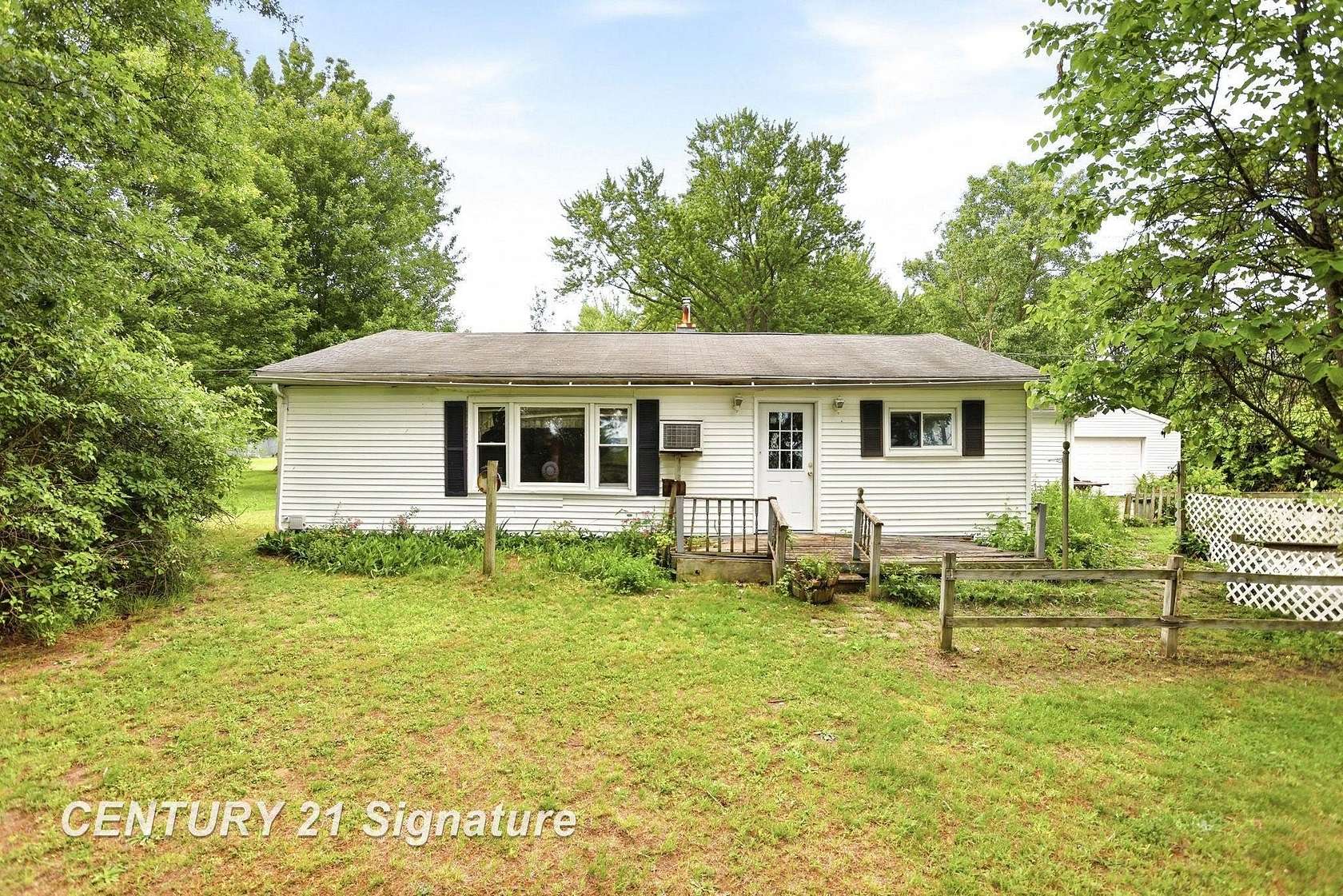 1.65 Acres of Land with Home for Sale in Saginaw, Michigan