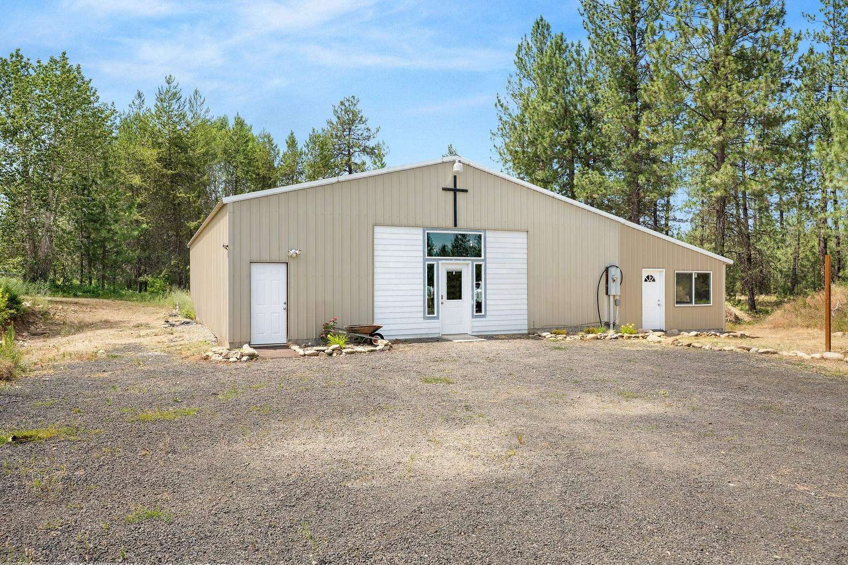 5 Acres of Land with Home for Sale in Chattaroy, Washington