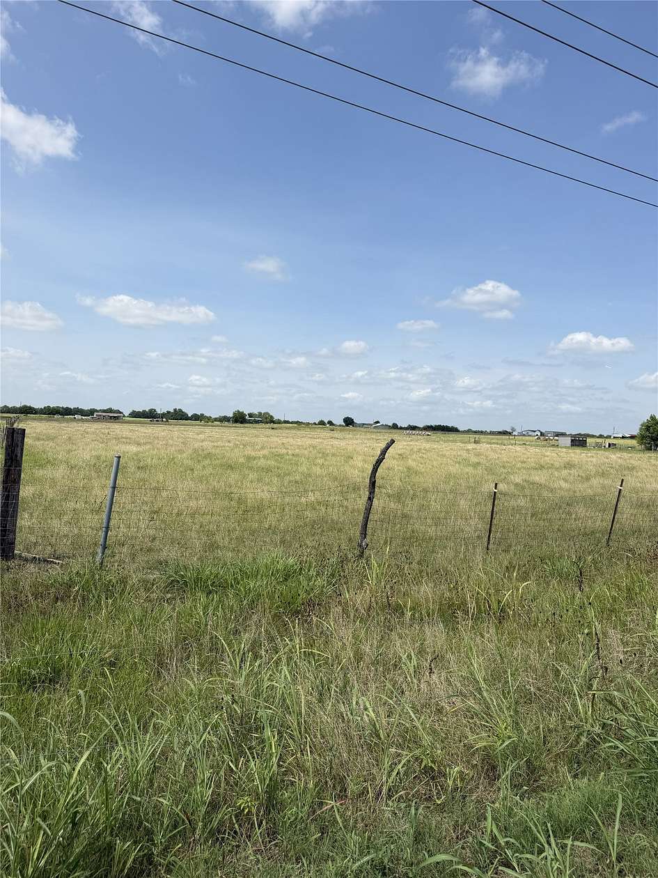 5.25 Acres of Residential Land for Sale in Greenville, Texas