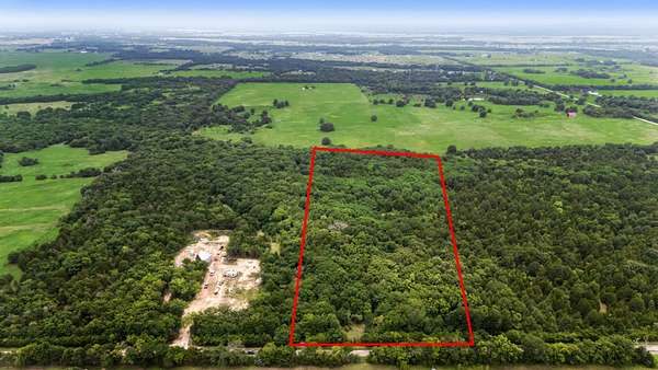 10 Acres of Residential Land for Sale in Wills Point, Texas