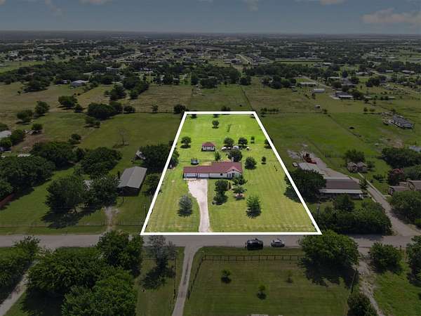 2.5 Acres of Land with Home for Sale in Sanger, Texas