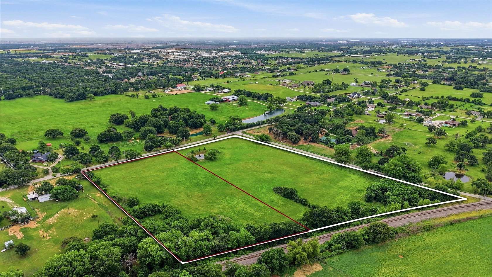 5 Acres of Land for Sale in Aubrey, Texas