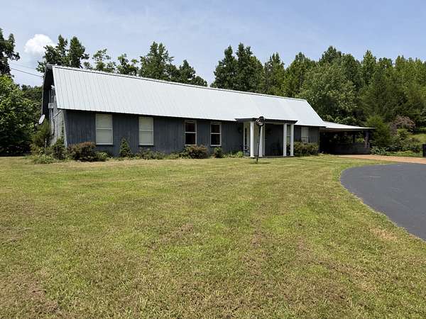 18 Acres of Land with Home for Sale in Hohenwald, Tennessee