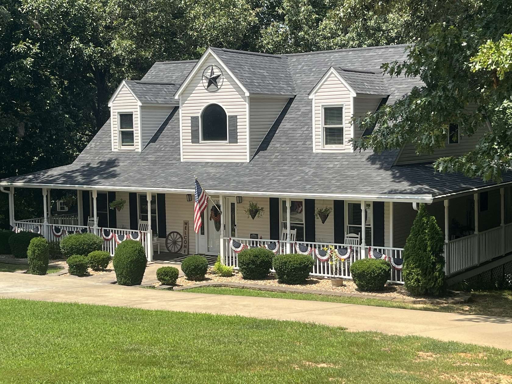 6 Acres of Land with Home for Sale in Palmyra, Tennessee