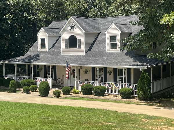 6 Acres of Land with Home for Sale in Palmyra, Tennessee