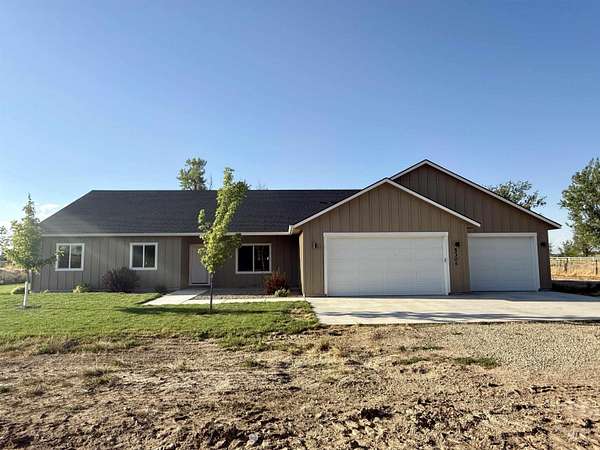 1.79 Acres of Land with Home for Sale in Nampa, Idaho