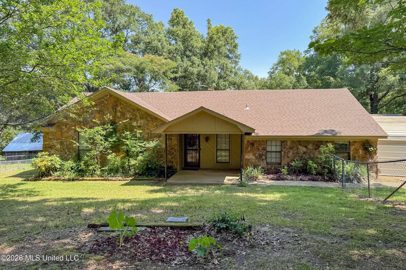 5.3 Acres of Land with Home for Sale in Coldwater, Mississippi