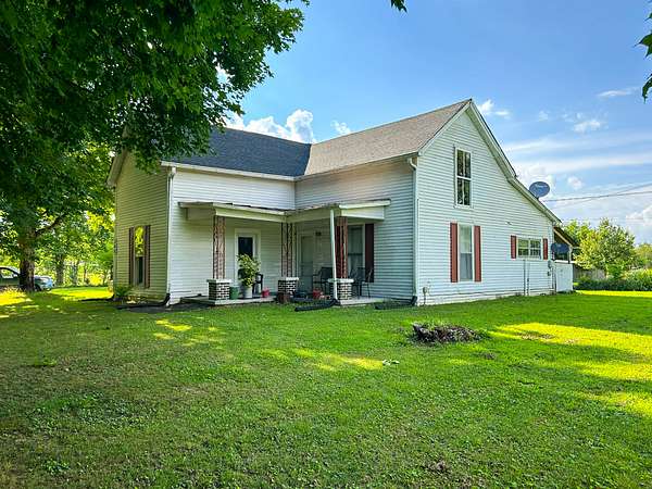 5 Acres of Land with Home for Sale in Portland, Tennessee