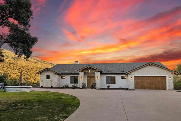 3.84 Acres of Land with Home for Sale in Descanso, California