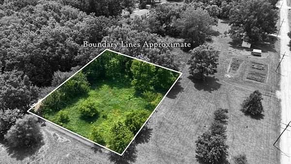 0.35 Acres of Residential Land for Sale in Hamilton, Missouri