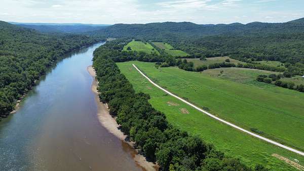 6 Acres of Land for Sale in Mountain View, Arkansas