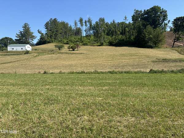 8 Acres of Residential Land for Sale in Mountain City, Tennessee