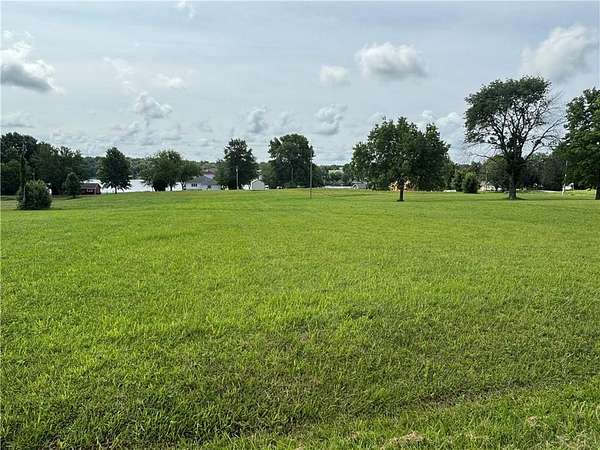 0.4 Acres of Residential Land for Sale in Altamont, Missouri