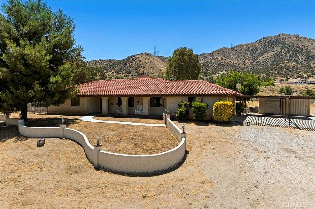 6 Acres of Land with Home for Sale in Acton, California