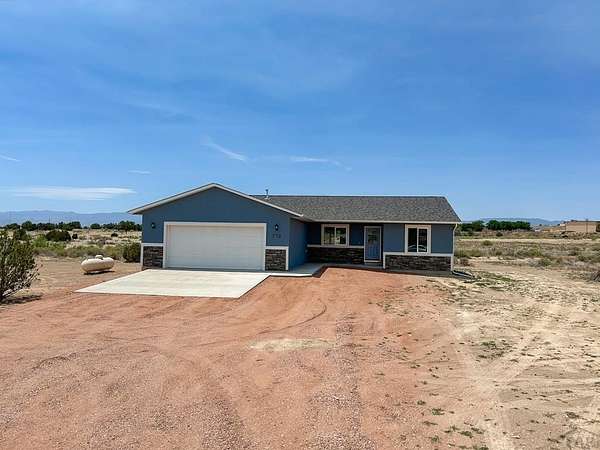 5 Acres of Land with Home for Sale in Penrose, Colorado