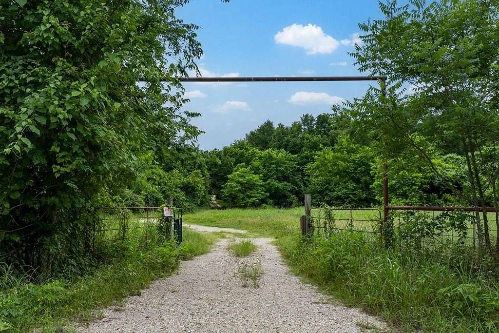 11 Acres of Land with Home for Sale in Mabank, Texas