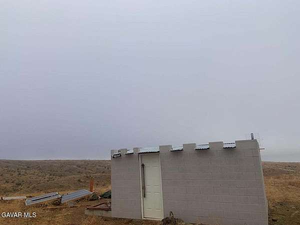 10 Acres of Land for Sale in Juniper Hills, California