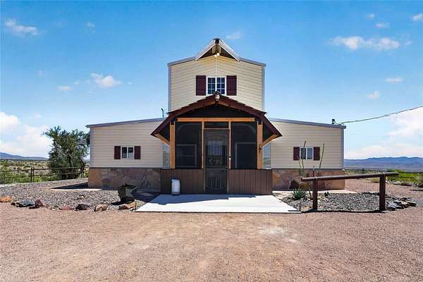 5.5 Acres of Land with Home for Sale in Kingman, Arizona