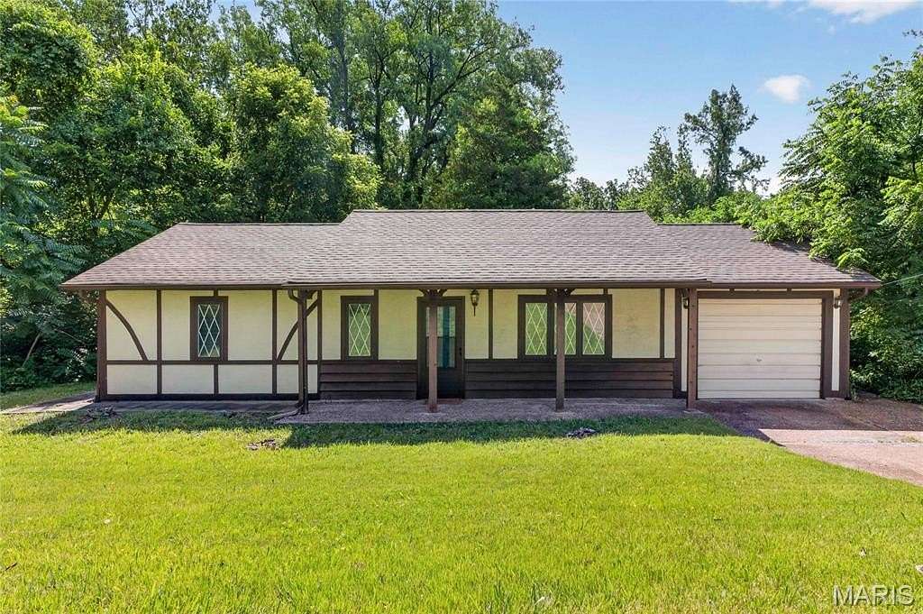 1.5 Acres of Land with Home for Sale in Belleville, Illinois