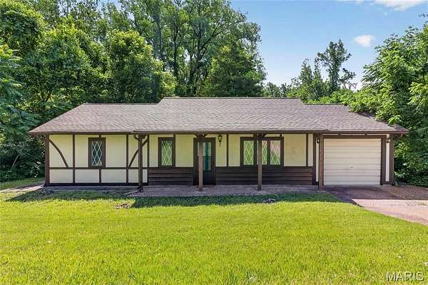 1.5 Acres of Land with Home for Sale in Belleville, Illinois