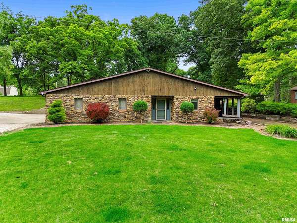 3 Acres of Land with Home for Sale in Edelstein, Illinois