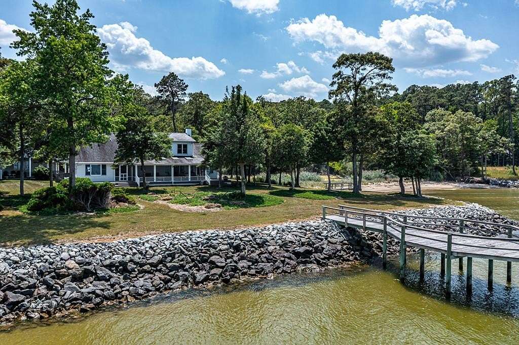 5 Acres of Land with Home for Sale in Heathsville, Virginia