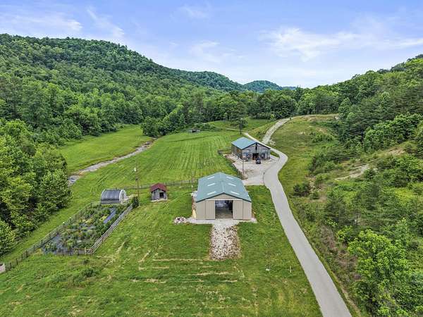168 Acres of Land for Sale in Irvine, Kentucky