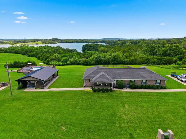 9.21 Acres of Land with Home for Sale in Stanford, Kentucky